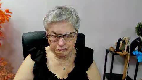 Snapshot of iris_xdesire chatting on October 9, 2025, 6:22 am I R I S online show from October 9, 2025, 6:22 am