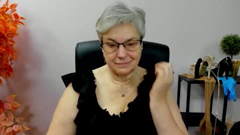 Snapshot of iris_xdesire chatting on October 30, 2025, 7:21 am I R I S online show from October 30, 2025, 7:21 am