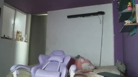 Camilla online show from March 9, 2025, 2:54 pm