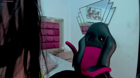 irisblume online show from February 21, 2026, 12:06 pm