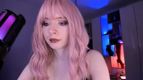 Miss Iris Fansly Miss Iris new inst.  online show from July 27, 2026, 4:36 pm