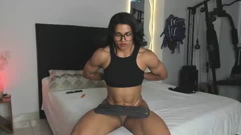 Snapshot of irismuscle chatting on July 14, 2026, 5:40 pm irismuscle online show from July 14, 2026, 5:40 pm