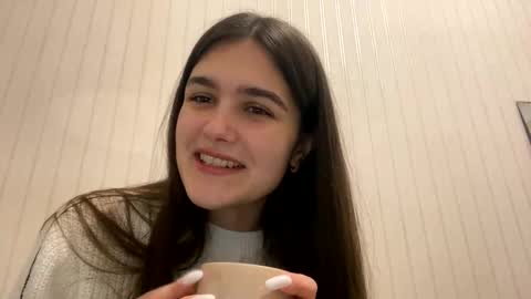 irisss31 online show from February 4, 2025, 9:10 pm