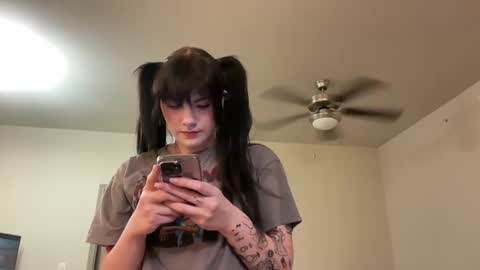 Snapshot of irissweets chatting on March 3, 2025, 1:53 am irissweets online show from March 3, 2025, 1:53 am