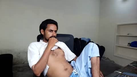 Snapshot of ironcharm4455 chatting on July 9, 2026, 6:01 pm Naveed online show from July 9, 2026, 6:01 pm