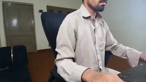 Snapshot of ironcharm4455 chatting on July 25, 2026, 6:05 pm Naveed online show from July 25, 2026, 6:05 pm