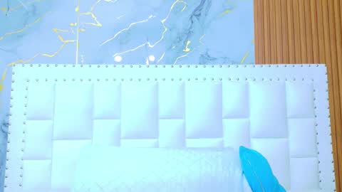 Sandy  online show from September 12, 2025, 12:27 pm