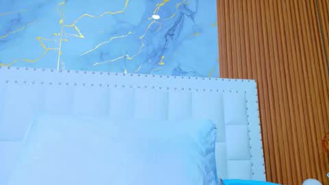 Sandy  online show from October 22, 2025, 12:27 pm