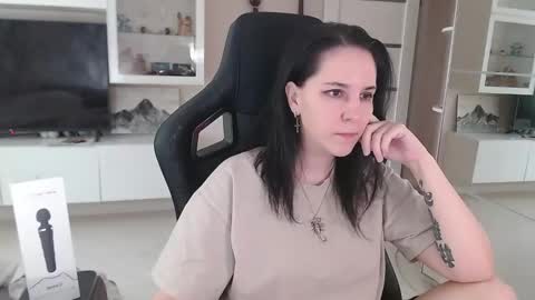 Irwi Tomboy online show from March 11, 2025, 12:28 pm