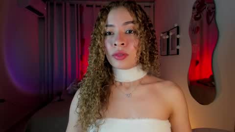 isa_____ online show from February 25, 2025, 12:14 am