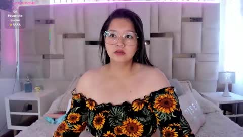 isa  rose online show from October 6, 2025, 12:02 pm