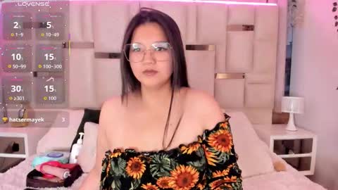 isa  rose online show from October 21, 2025, 10:27 am