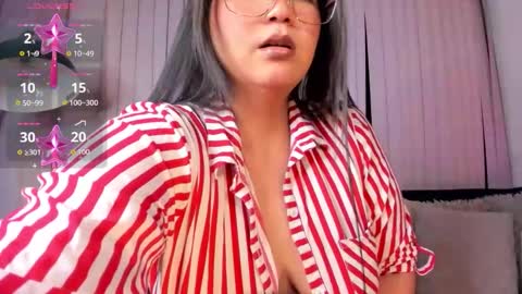 isa  rose online show from November 5, 2025, 3:50 am