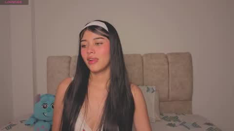 Snapshot of isa_dolly chatting on May 26, 2026, 9:11 pm Isa Dolly online show from May 26, 2026, 9:11 pm