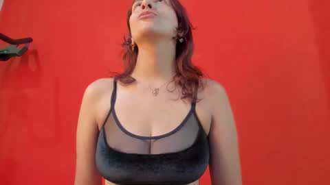 Isabella online show from February 12, 2025, 11:51 am