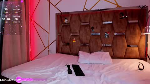 Isa and Leo online show from October 8, 2025, 7:55 pm