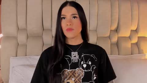 Snapshot of isa_little_star chatting on February 18, 2026, 2:29 am Isa online show from February 18, 2026, 2:29 am