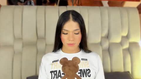 Snapshot of isa_little_star chatting on March 9, 2026, 3:43 am Isa online show from March 9, 2026, 3:43 am