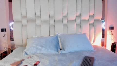 Snapshot of isa_little_star chatting on April 7, 2026, 4:13 am Isa online show from April 7, 2026, 4:13 am