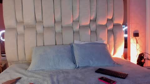 Snapshot of isa_little_star chatting on April 8, 2026, 4:23 am Isa online show from April 8, 2026, 4:23 am