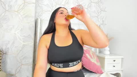 Snapshot of isa_rose_7 chatting on May 5, 2026, 7:55 pm isa rose 7 online show from May 5, 2026, 7:55 pm