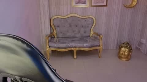 Snapshot of isa_s chatting on June 19, 2026, 12:48 am Isa online show from June 19, 2026, 12:48 am