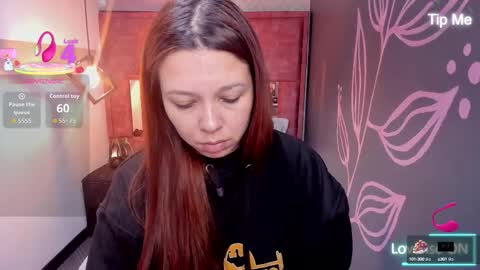 Snapshot of isa_thompson__ chatting on September 14, 2025, 12:04 pm I S A online show from September 14, 2025, 12:04 pm