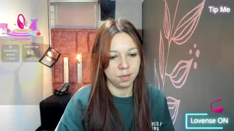 Snapshot of isa_thompson__ chatting on September 18, 2025, 12:07 pm I S A online show from September 18, 2025, 12:07 pm