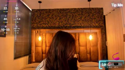 Snapshot of isa_thompson__ chatting on November 10, 2025, 11:53 am I S A online show from November 10, 2025, 11:53 am