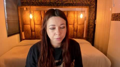 Snapshot of isa_thompson__ chatting on November 29, 2025, 11:57 am I S A online show from November 29, 2025, 11:57 am