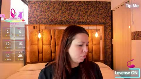 Snapshot of isa_thompson__ chatting on December 1, 2025, 11:59 am I S A online show from December 1, 2025, 11:59 am