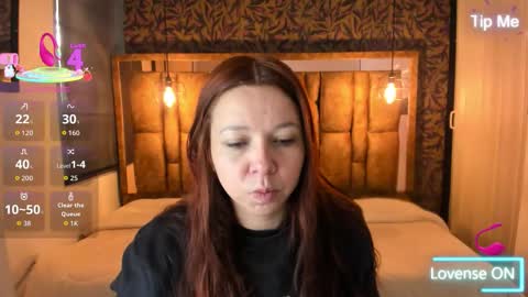 Snapshot of isa_thompson__ chatting on December 20, 2025, 12:01 pm I S A online show from December 20, 2025, 12:01 pm