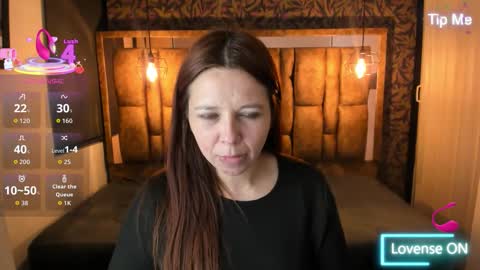 Snapshot of isa_thompson__ chatting on January 9, 2026, 2:47 am I S A online show from January 9, 2026, 2:47 am