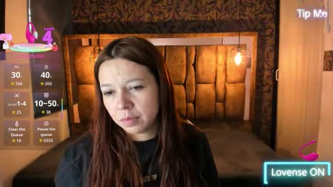 Snapshot of isa_thompson__ chatting on January 10, 2026, 11:56 am I S A online show from January 10, 2026, 11:56 am