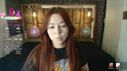 Snapshot of isa_thompson__ chatting on February 19, 2026, 12:12 pm I S A online show from February 19, 2026, 12:12 pm