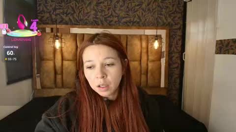 Snapshot of isa_thompson__ chatting on February 25, 2026, 12:04 pm I S A online show from February 25, 2026, 12:04 pm