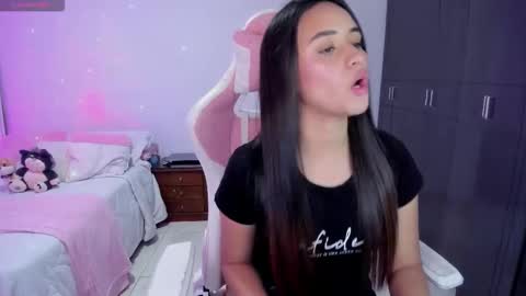 Snapshot of isaa_diamond chatting on October 18, 2025, 12:24 am isaa_diamond online show from October 18, 2025, 12:24 am