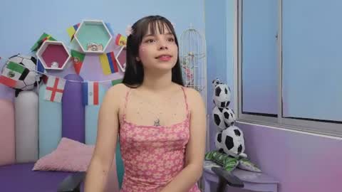 Snapshot of isaa_skinnyy chatting on June 25, 2026, 3:39 am Isaa Skinny online show from June 25, 2026, 3:39 am