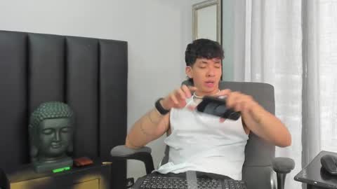 Snapshot of isaac_cryston chatting on February 12, 2025, 8:18 pm isaac_cryston online show from February 12, 2025, 8:18 pm