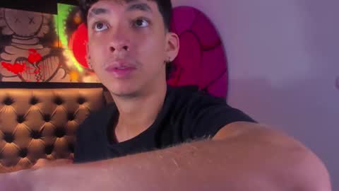 Snapshot of isaac_cryston chatting on September 17, 2025, 8:21 pm isaac_cryston online show from September 17, 2025, 8:21 pm