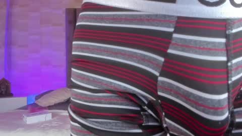 isaac_grey_ online show from April 2, 2026, 7:00 pm