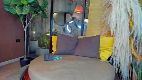 isaac_grimm online show from December 1, 2025, 3:22 am