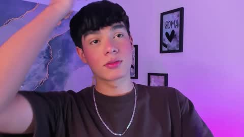 Isaac Kurtt online show from December 22, 2025, 8:06 pm