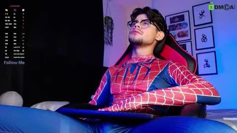 Isaac Saenz. online show from December 14, 2025, 10:03 pm