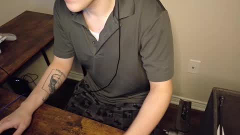Snapshot of isaac_sheffield chatting on March 30, 2026, 9:10 am isaac online show from March 30, 2026, 9:10 am
