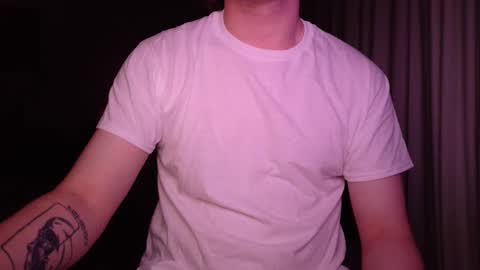 Snapshot of isaac_sheffield chatting on May 1, 2026, 9:58 am isaac online show from May 1, 2026, 9:58 am