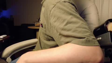 Snapshot of isaac_sheffield chatting on May 15, 2026, 8:54 am isaac online show from May 15, 2026, 8:54 am