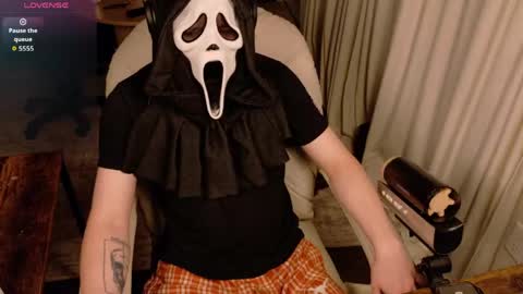 Snapshot of isaac_sheffield chatting on May 17, 2026, 1:58 am isaac online show from May 17, 2026, 1:58 am