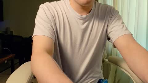 Snapshot of isaac_sheffield chatting on May 26, 2026, 12:28 am isaac online show from May 26, 2026, 12:28 am