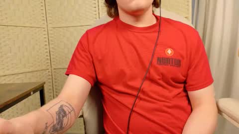 Snapshot of isaac_sheffield chatting on June 5, 2026, 6:52 am isaac online show from June 5, 2026, 6:52 am